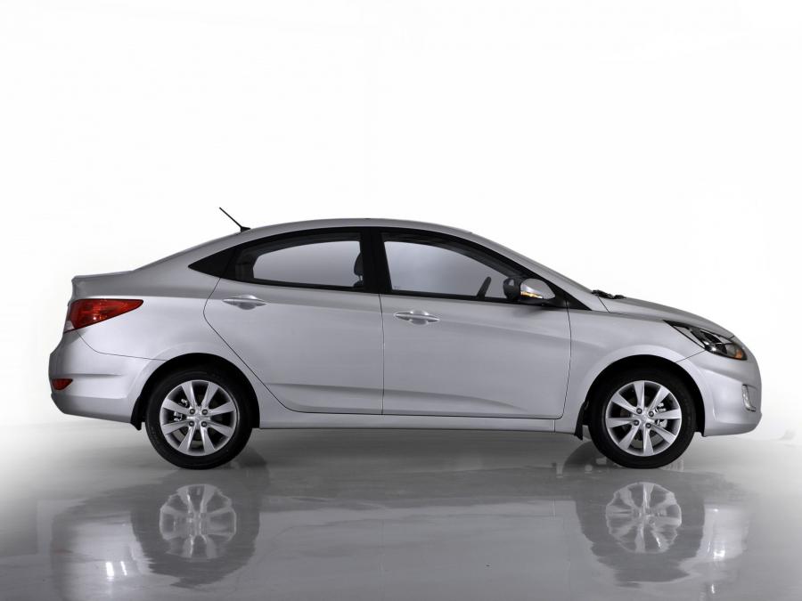  Hyundai Solaris 2010 года  (фото 15 из 26)